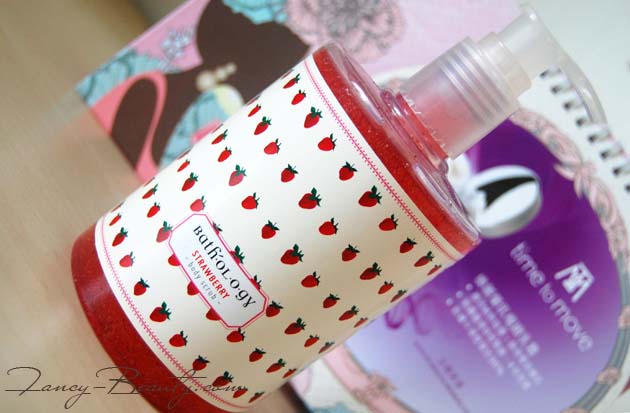 Everybody Labo, BATHOLOGY Strawberry body scrub