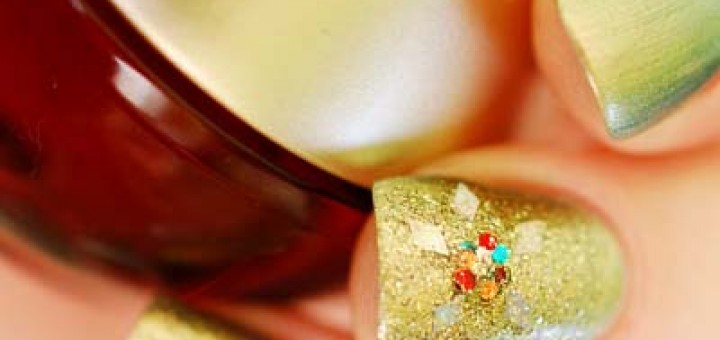 SEPHORA PANTONE UNIVERSE Spectral Lacquer Antique Gold, SKINFOOD Nail Vita Alpha #AGL03 Santa Berry Sprinkles, SEPHORA by OPI Jewelry Top Coats I Found a Pot of Gold!