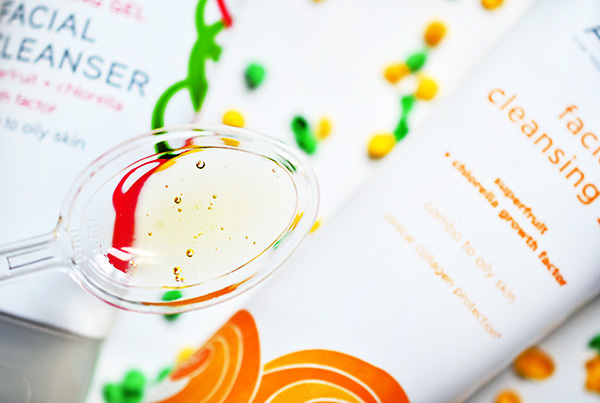 Пенка Acure Organics Facial Cleanser SuperFruit + Chlorella Growth Factor, Acure Organics, Acure Organics Facial Cleanser SuperFruit + Chlorella Growth Factor