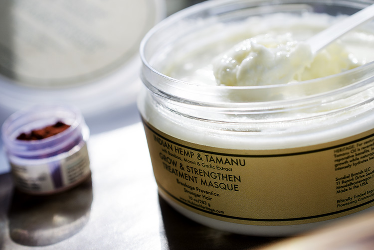 Nubian Heritage, маска для волос, Маска Nubian Heritage Grow & Strengthen Treatment Masque, Nubian Heritage Grow & Strengthen Treatment Masque Indian Hemp & Tamanu, iherb.com, iherb.com отзывы, leave-in кондиционер, pre-shampoo тритмент, американская косметика, органическая косметика, отзывы iherb.com, Уход за волосами